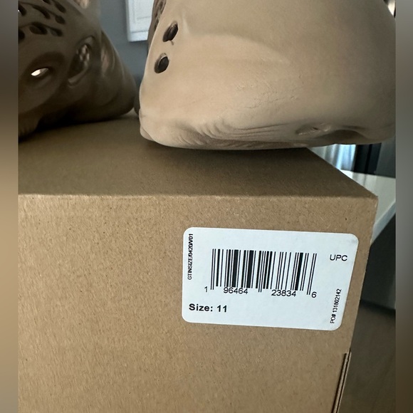 Yeezy Foam Runner ‘Clay Stone’ - Picture 4 of 13